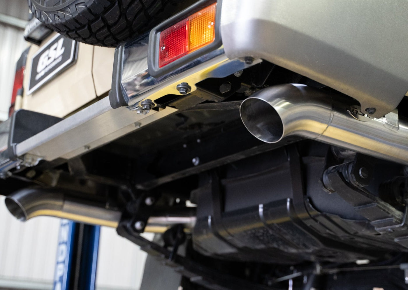 stainless exhaust on sandy troopy landcruiser